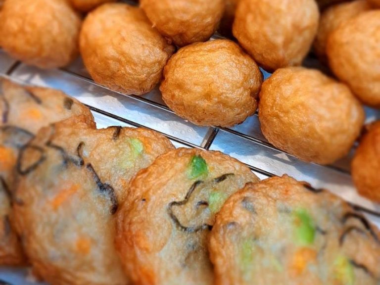老舗水産加工・丸一土井水産の弾力あるかまぼこの食感を冷凍で再現。製造量は2倍以上に。流通現場の人手不足を見据えた商品開発も